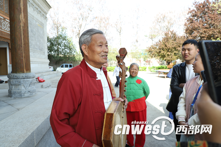 正在上传... 25210e1f09b8458680a49353b3206af4.png