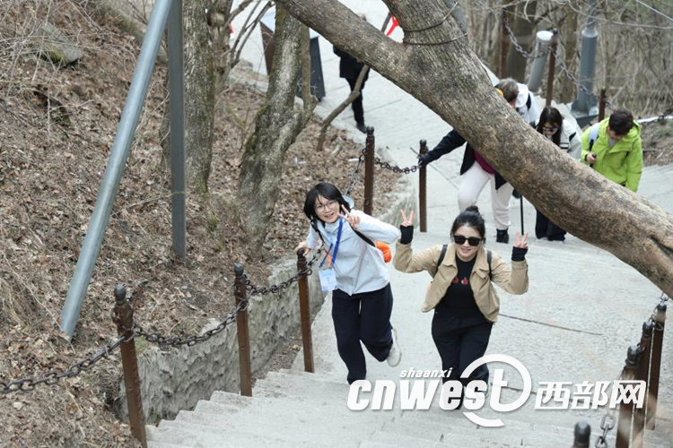 正在上传... a6d2908b7ed6edb057f7f86fd7dbc4c9.png