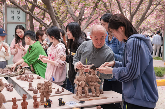 正在上传... ad6bd5c067ae533b2ada6045df68027b.png