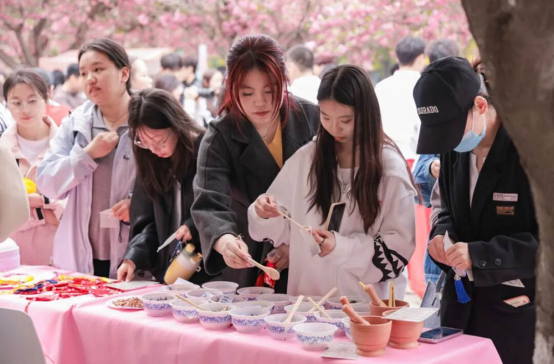 正在上传... 2b7e57eb5cafae32895388fa6d249cd8.png