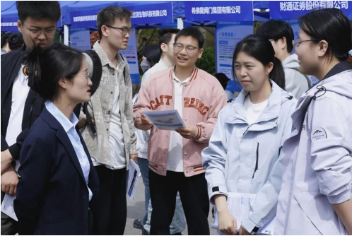 正在上传... b156a0423aacaec7cd45c5ee6540e2b3.png