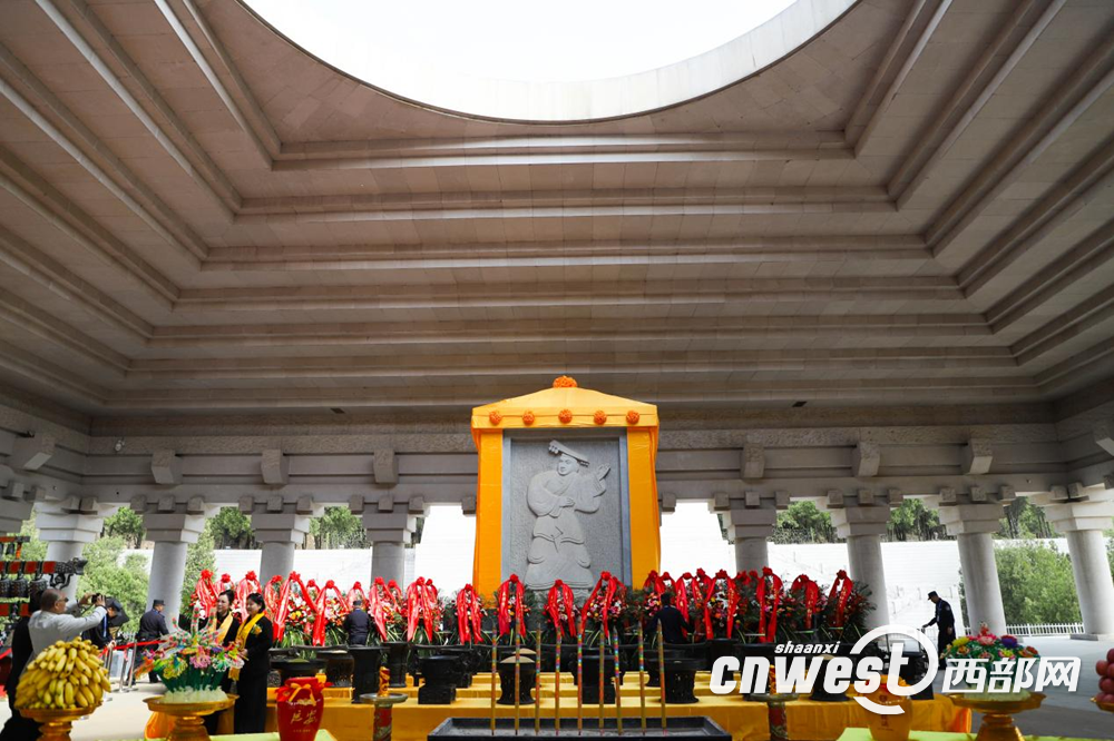 正在上传... ff4d3eb83fcdf69824b5f4ff5f57cb25.png