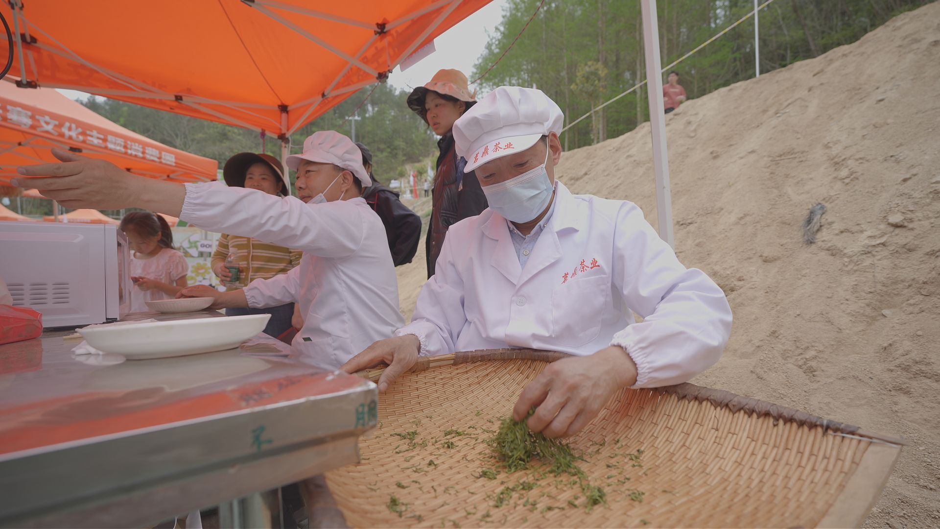 正在上传... 86ad435e6fd9bd47f05a9205f82ae830.jpeg