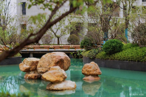 正在上传... b75bc30fe4234f8c7e93cd31b8d5f737.png