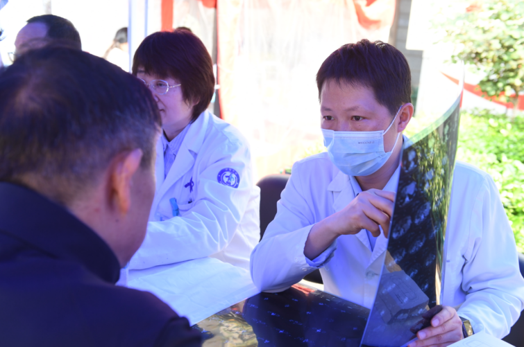 正在上传... 1a924c25fb7285fc0ee5dd5dd07e5bb5.png