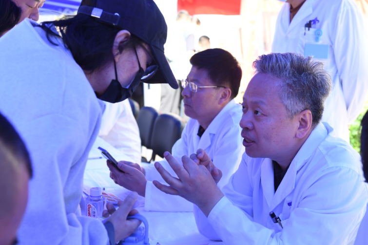 正在上传... 4d41cb47a8dfebd1df6333bb46273557.png