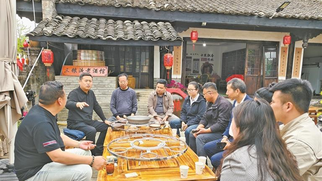 诸葛古镇上的“诸葛会”