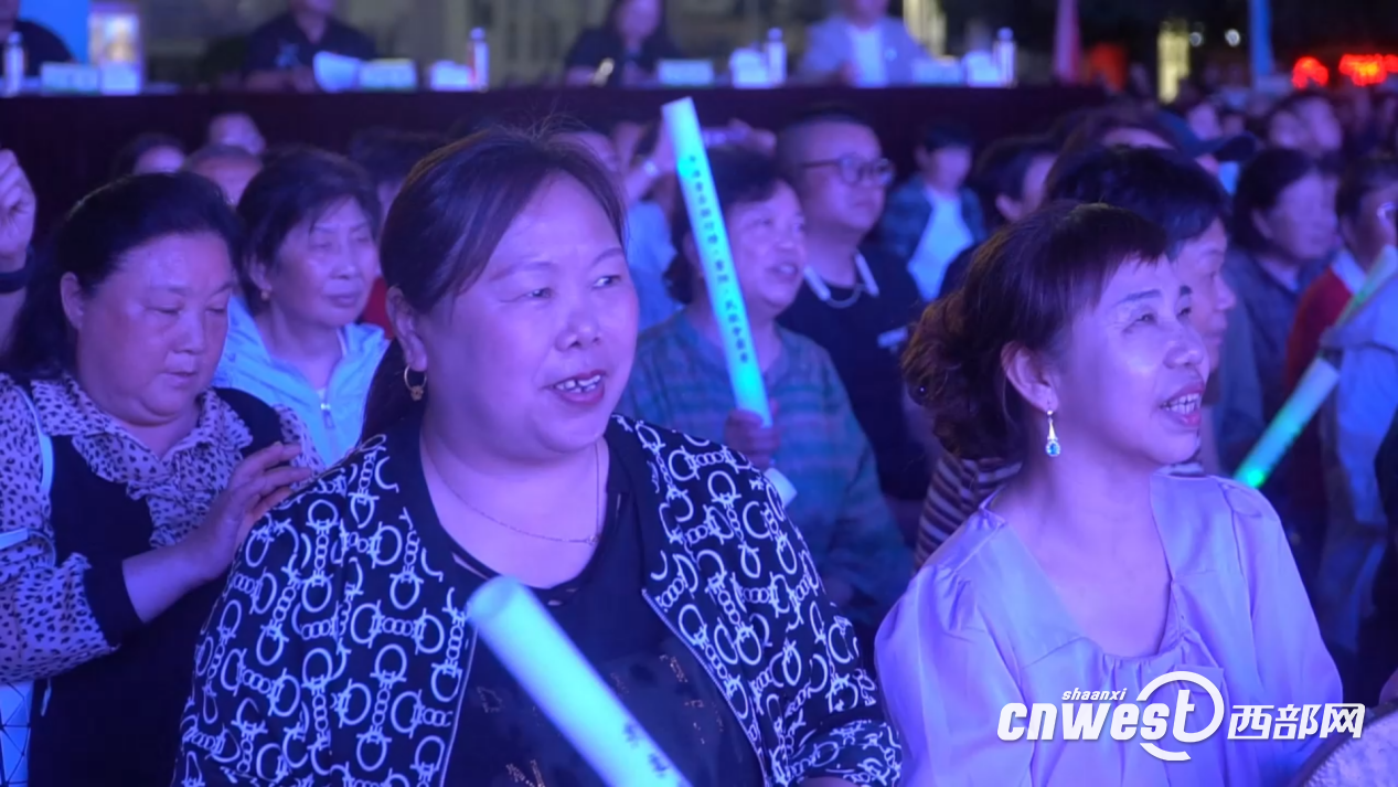 正在上传... adc95a2daffcb8c9cb7c1ef953126ef4.png