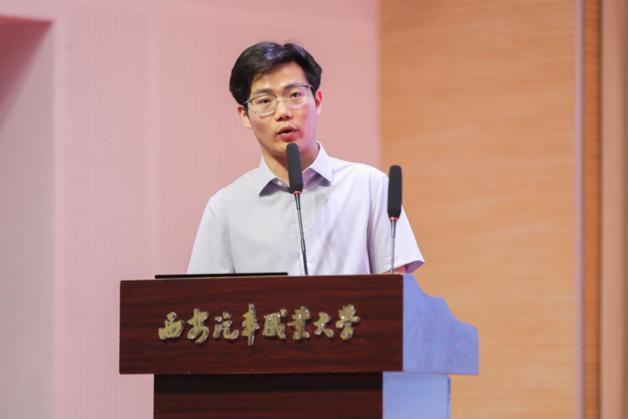 正在上传... bd537e482646724bbb4b9ea1452bd9d2.gif