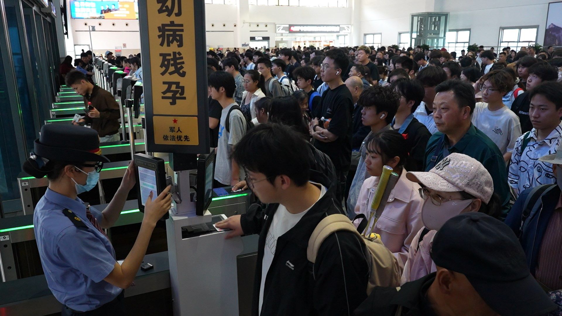 端午假期汉中车务段发送旅客23.36万人次