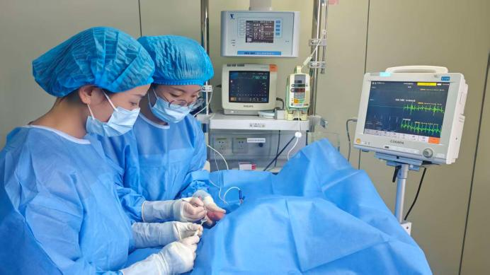 西北妇女儿童医院成功为760g超低体重早产儿置入 陕西首例最细1.0Fr PICC导管