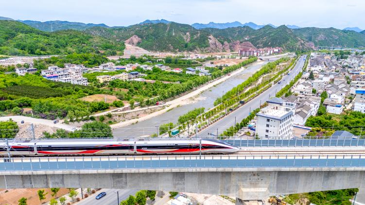 陕西铁路7月1日起实行新的列车运行图 西安铁路局管内开行旅客列车达476对