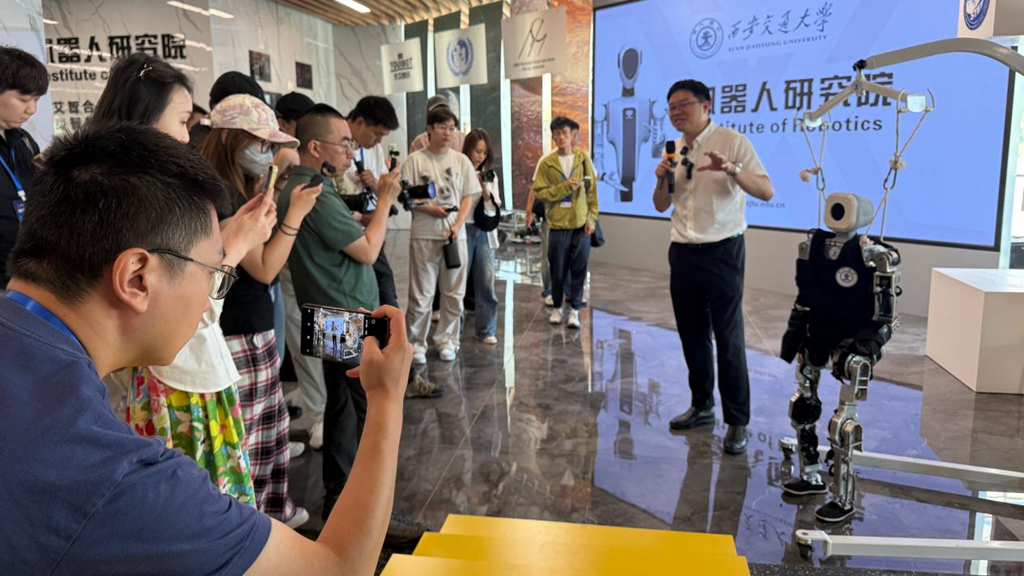数联丝路 陕“耀”全球｜算力当动力 数据作产能 数字化激活陕西产业升级“新引擎”