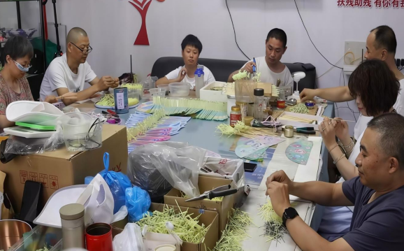 正在上传... dd32654136ea17b13e1ffe9d8436cd64.png