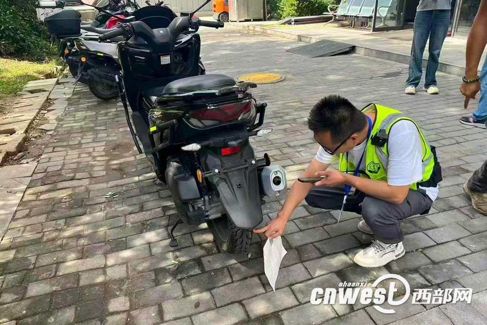 正在上传... c4cff0ffa33de87a99be4f4765b33385.png
