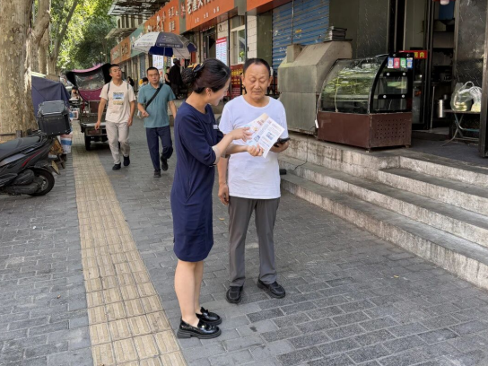 正在上传... ee988645717f1f3ad7176490d5ac1c8d.png