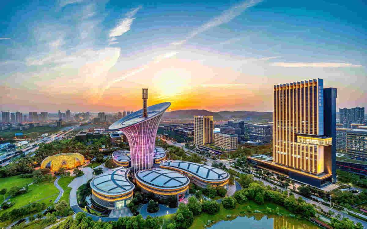 开局之年看中国·潮涌荆楚丨借一束光，造世界谷