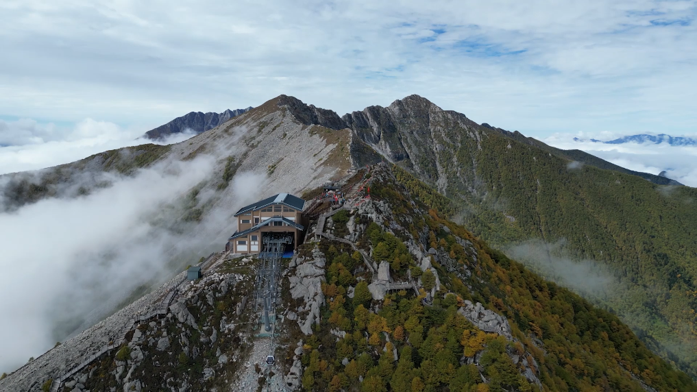 秦岭主峰太白山秋景如画