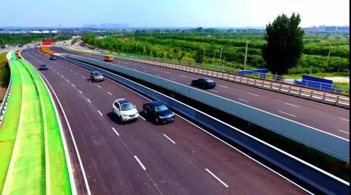 泾河新城路桥连通 "四纵四横"方便群众出行