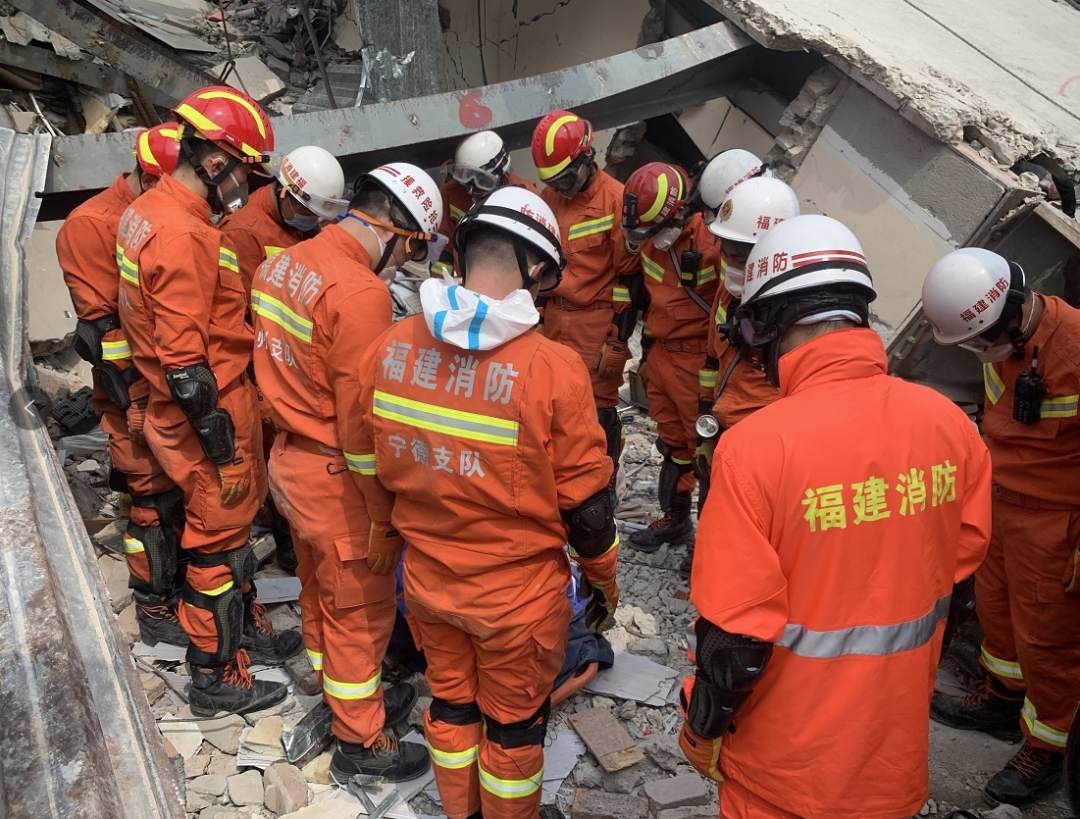 福建省委省政府:彻查泉州酒店坍塌原因 依法追责