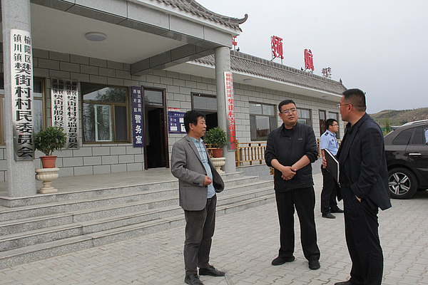 杜志龙到镇川镇樊街村走访开展脱贫攻坚工作