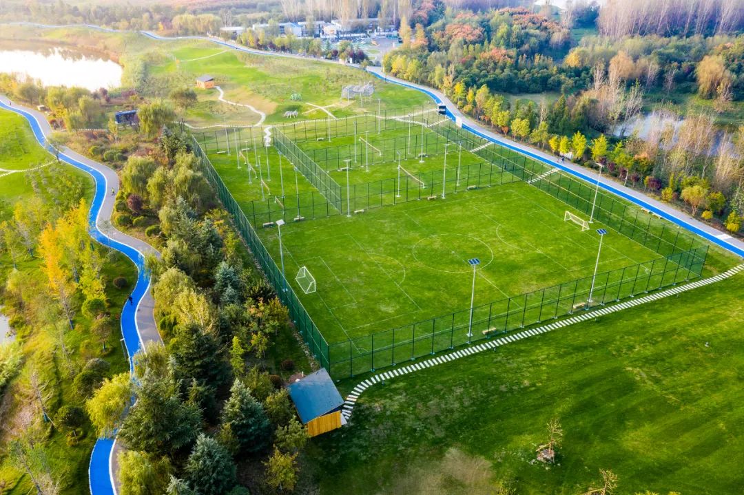 全市以城市重要公园广场为主,不断加快城市公园,绿地广场和口袋公园