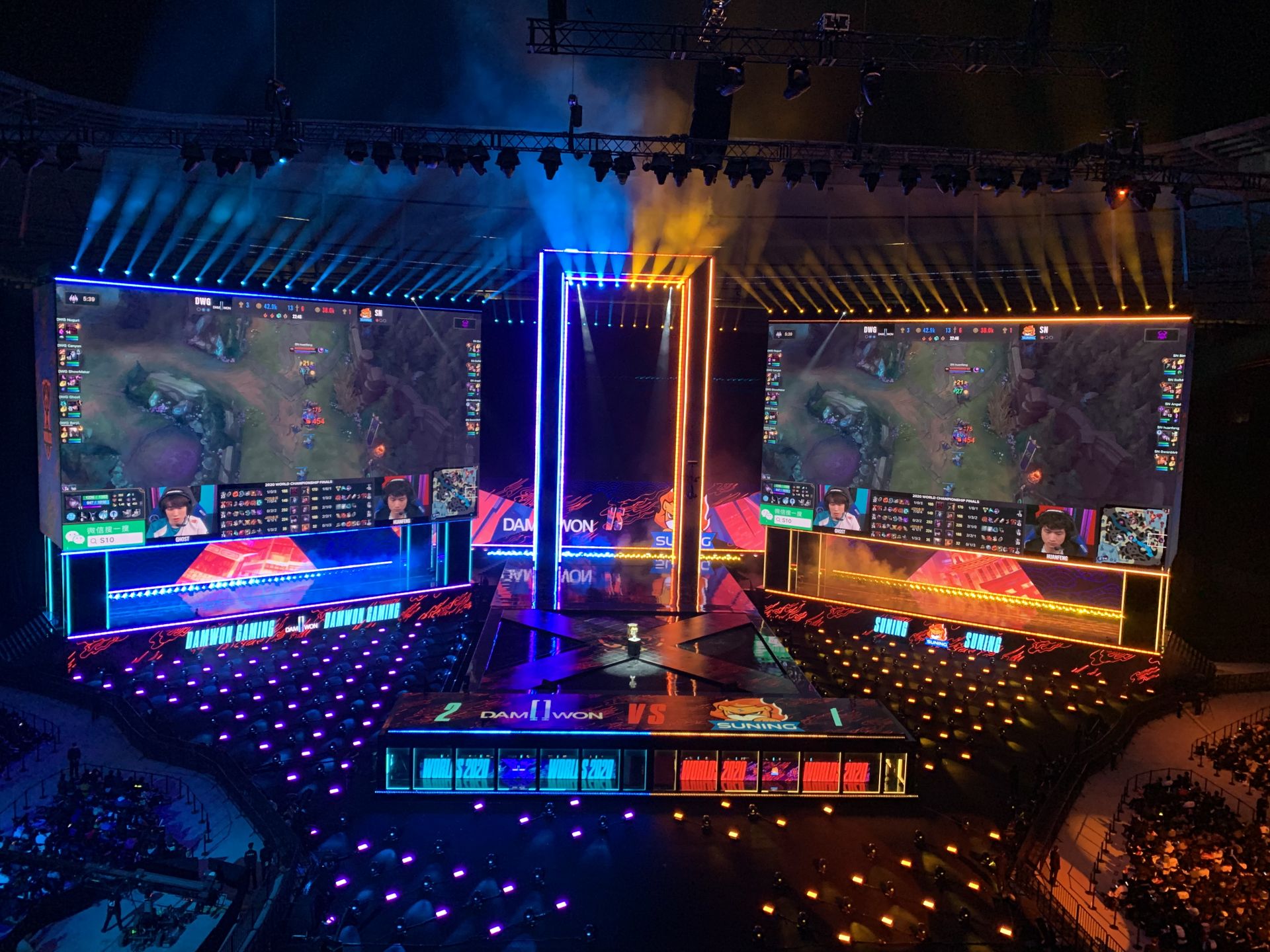 经历了过去三年决赛一边倒的3比0,2020英雄联盟s10全球总决赛迎来了