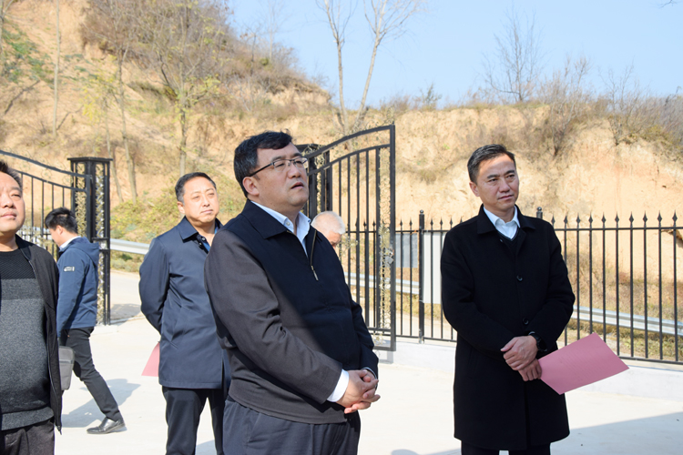 王益区:刘军检查脱贫攻坚工作