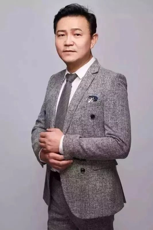 孙凯,陕西广播电视台新闻广播播音员,曾担任fm106.