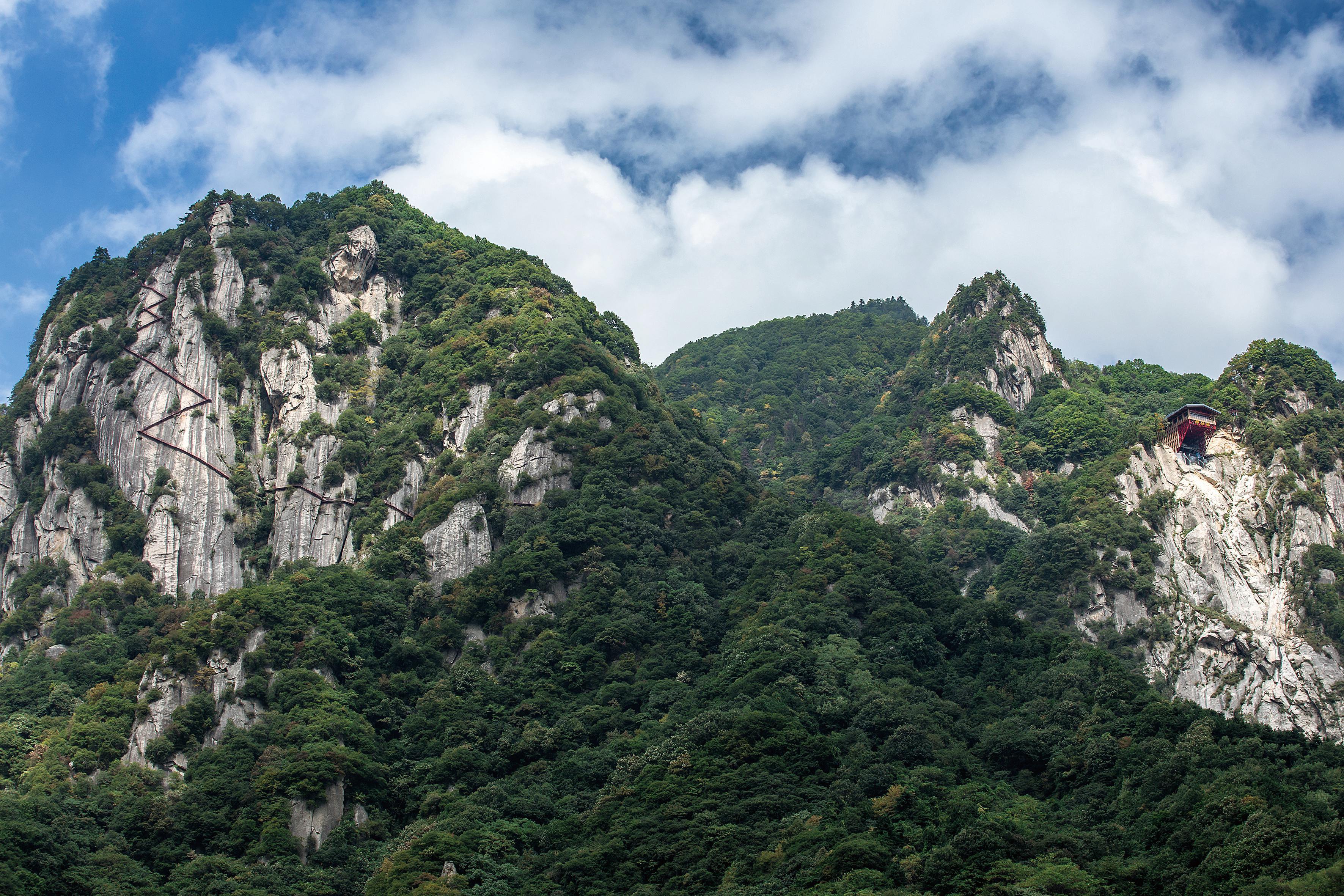 位於西安市眉縣營頭鎮境內,地處太白山主峰北麓,國家aaaa級旅遊景區