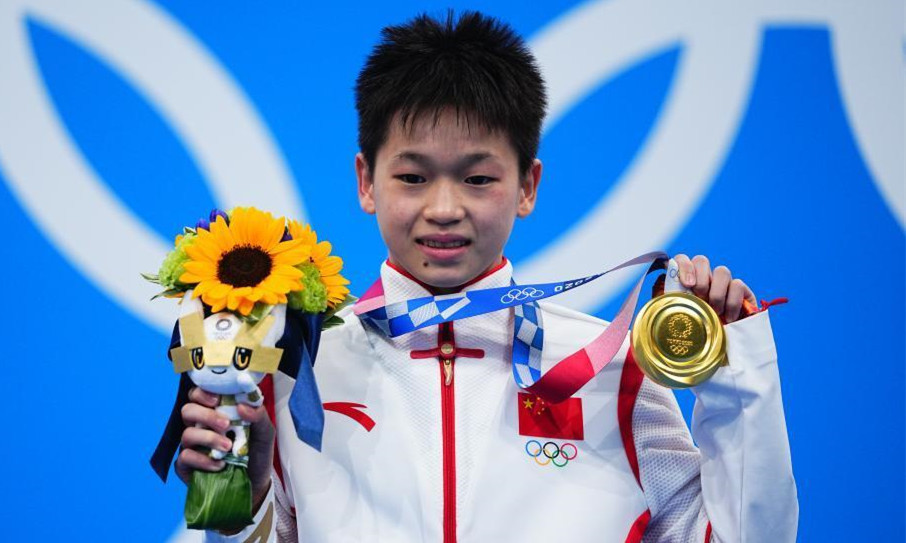 【我心中的英雄】东京奥运会女子跳水10米跳台冠军全红婵 - 2022东京