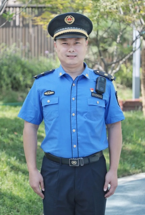 最美城管人郭华办实事干好事