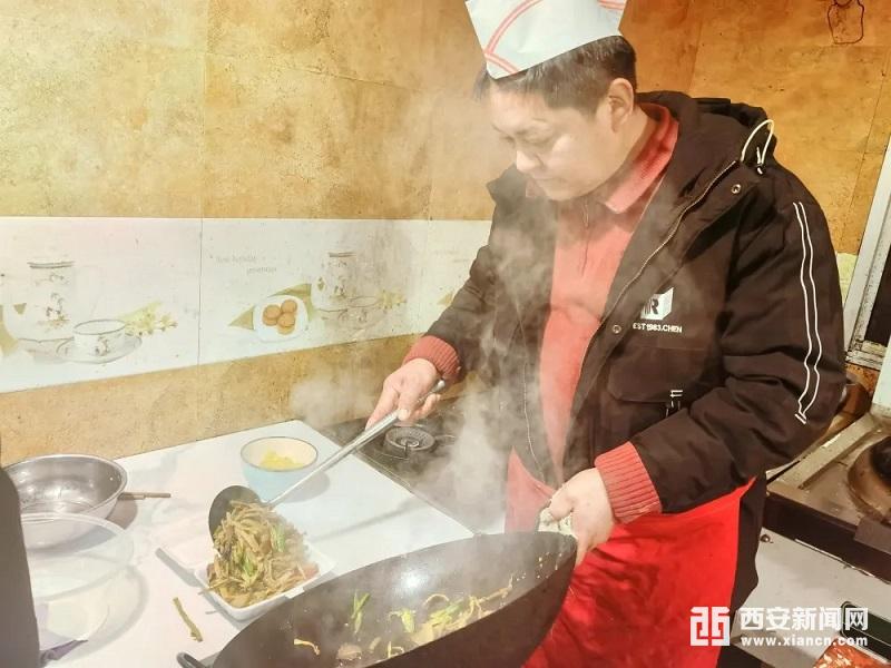新春走基层：寒冬，这个饭馆老板的举动温暖人 - 西部网（陕西新闻网）