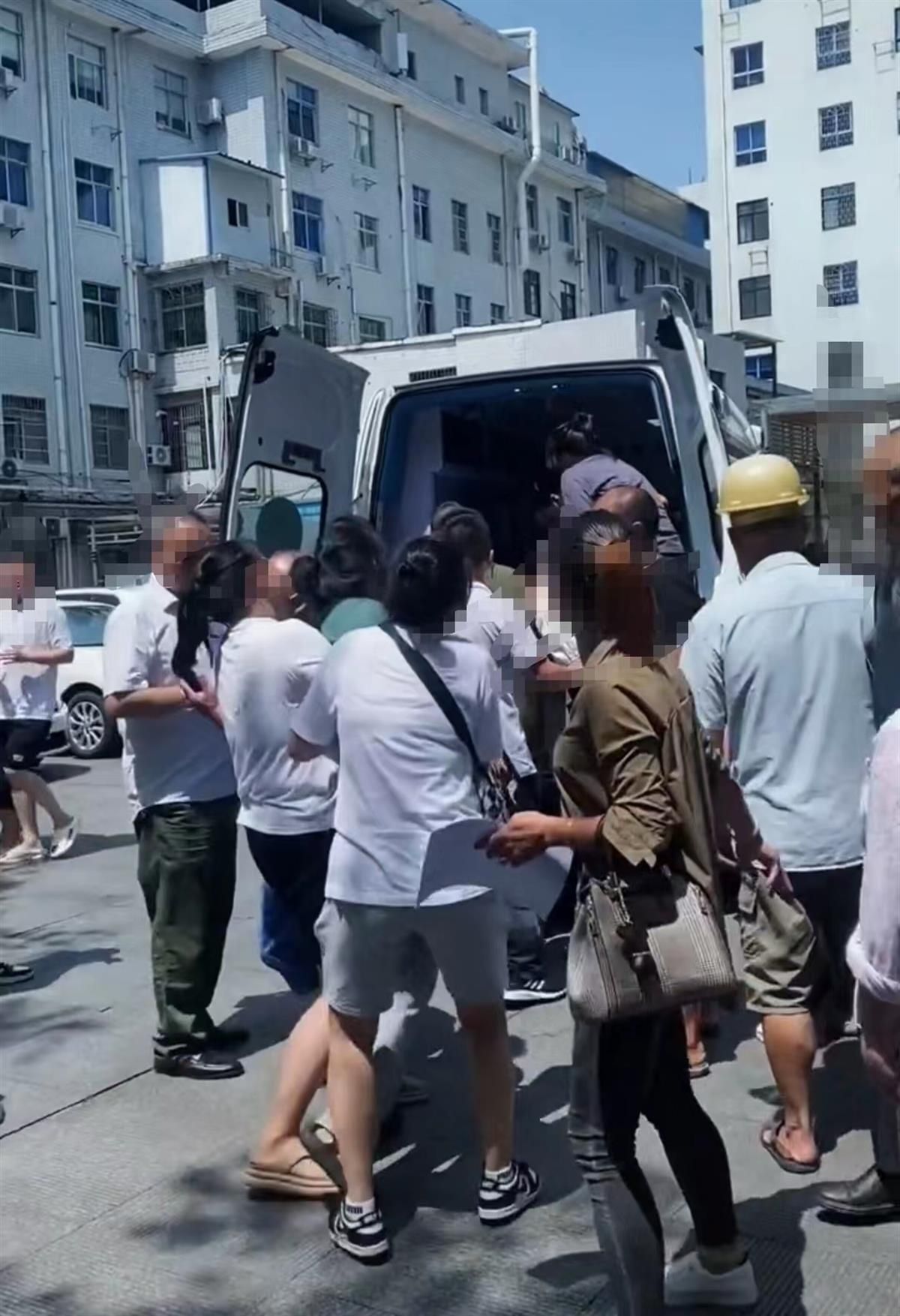 男子中枪身亡?殡仪馆:死者17岁 确实受枪伤 - 西部网(陕西新闻网)