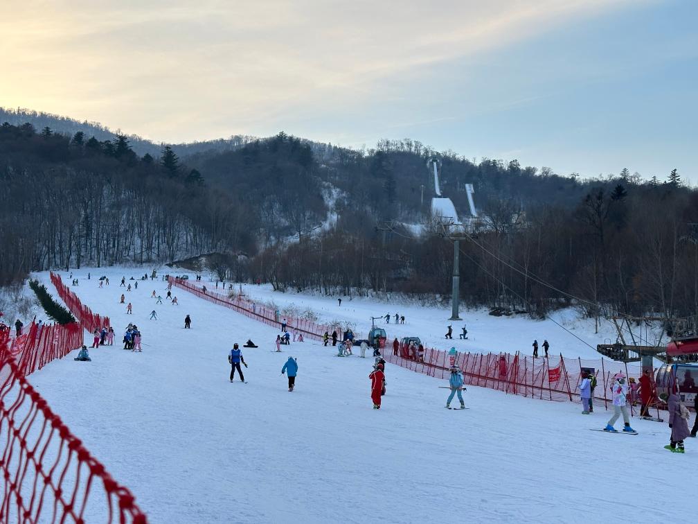 天津西青区滑雪场图片