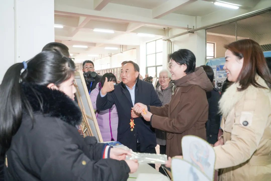 非遺活起來校園火起來文明之光宅茲中國校園非遺文化