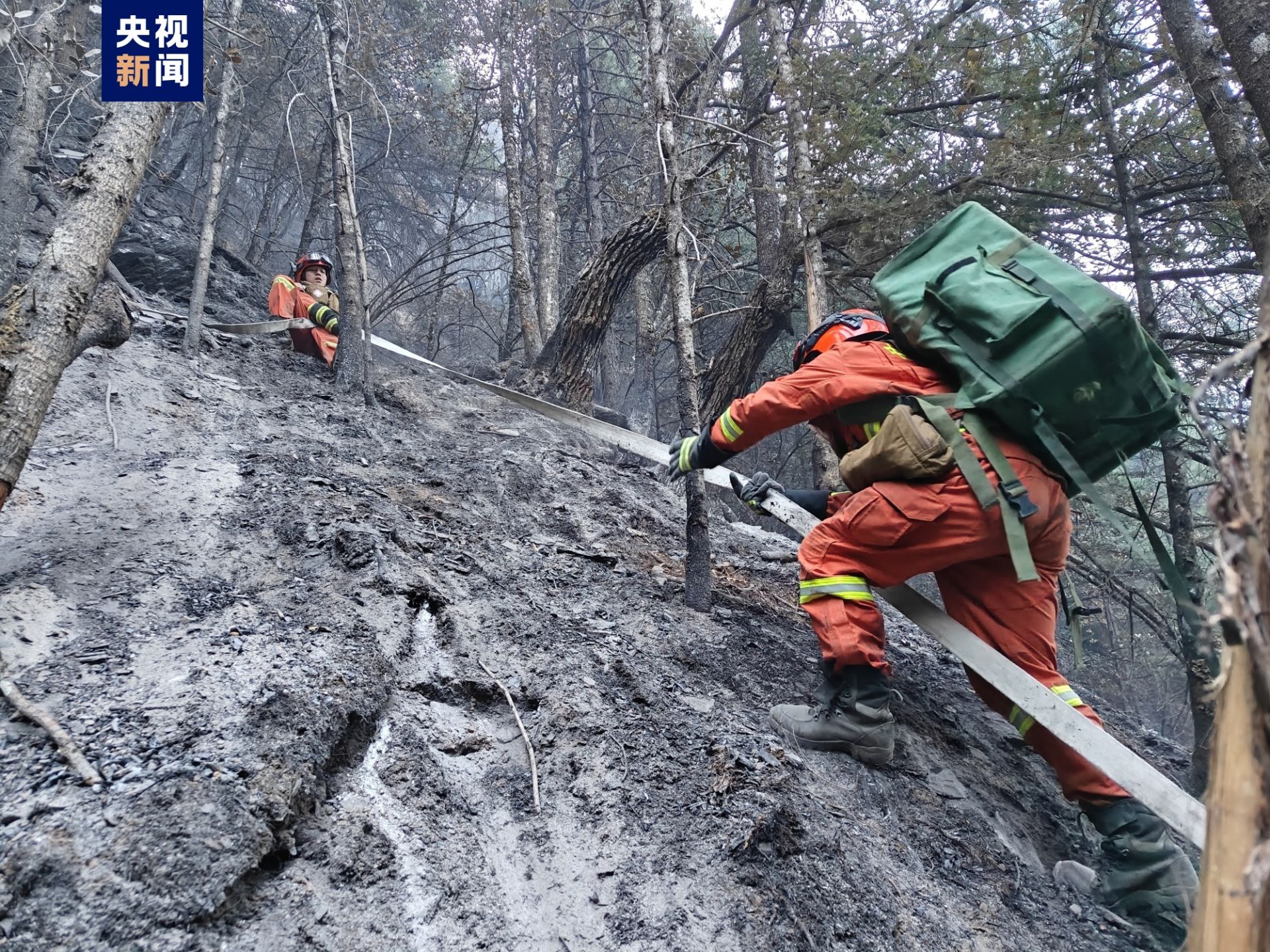 四川雅江森林火灾3号火场已无明火